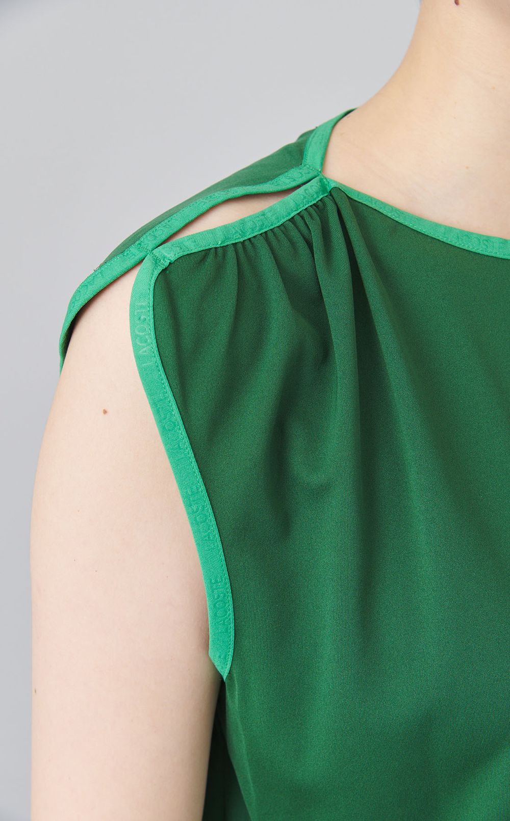 プリーツノースリーブワンピース