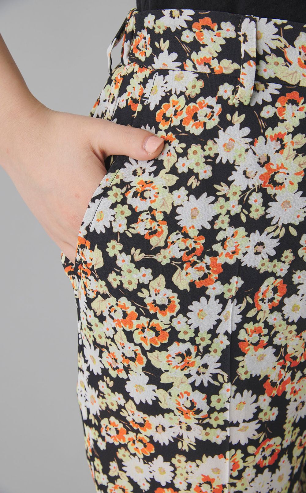 フラワープリントストレートパンツ