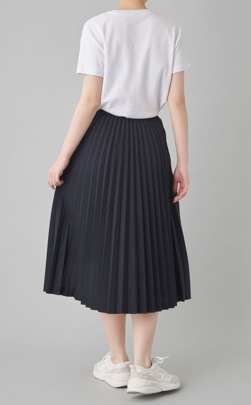 バックプリーツスカート
