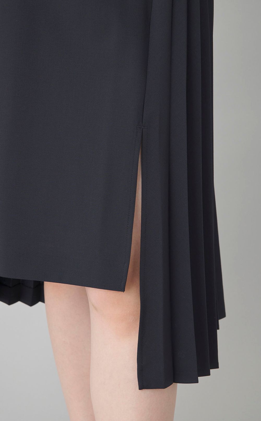 バックプリーツスカート