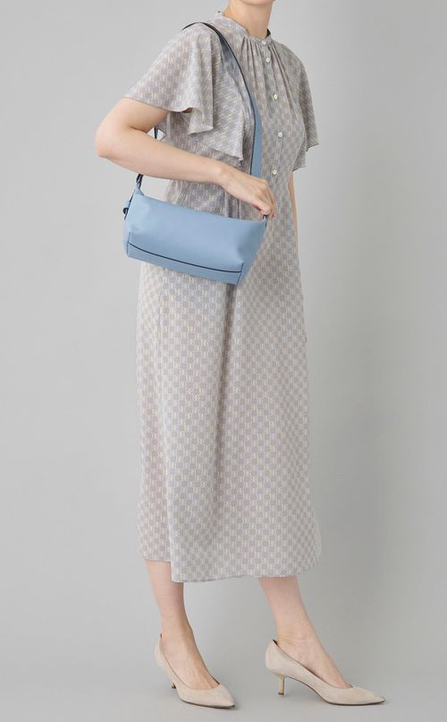 カウレザーワンハンドルショルダーバッグ