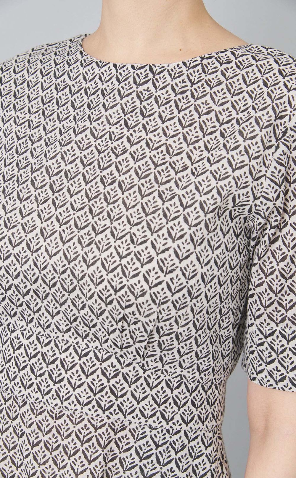 フラワープリントバックフレアワンピース