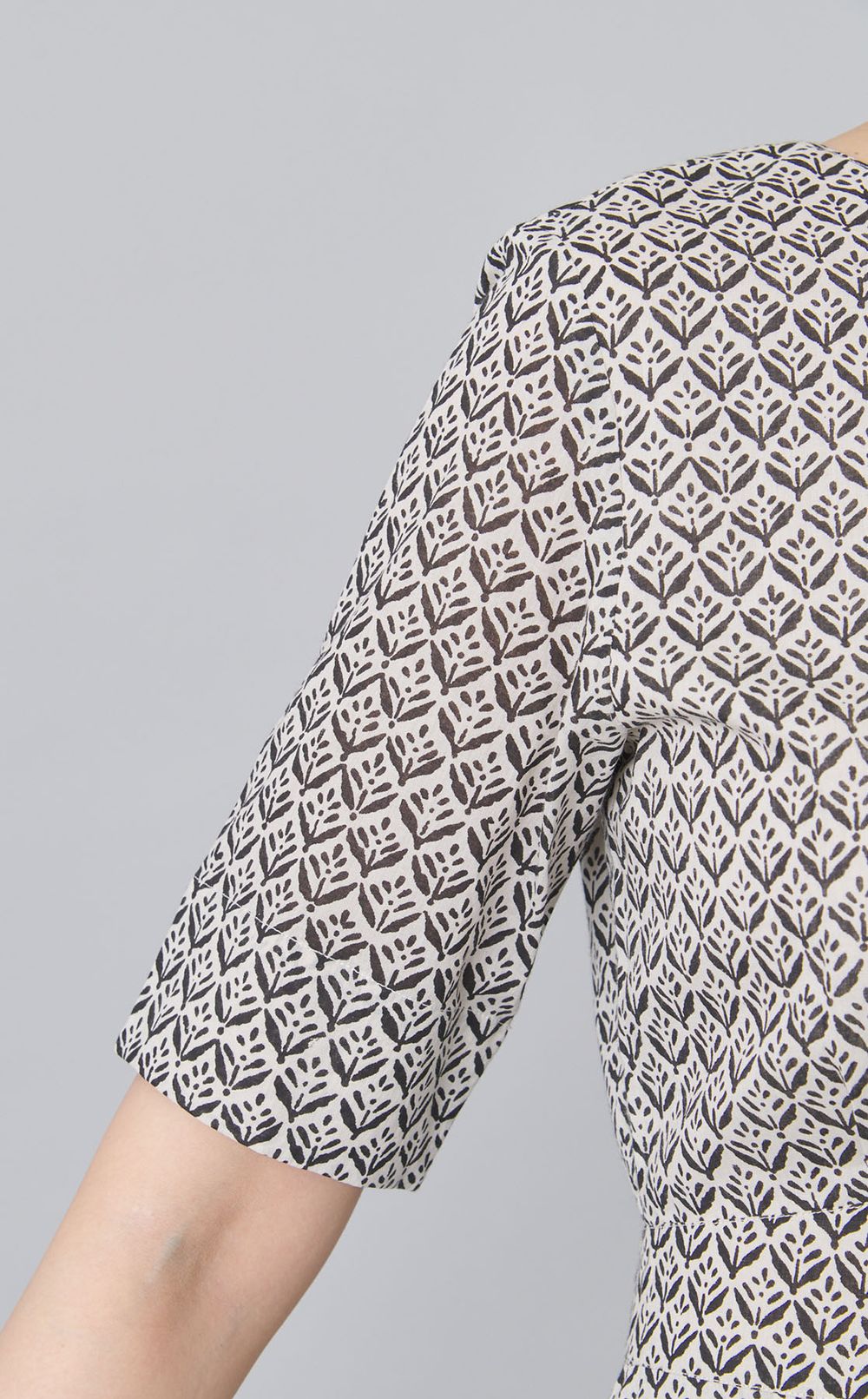 フラワープリントバックフレアワンピース