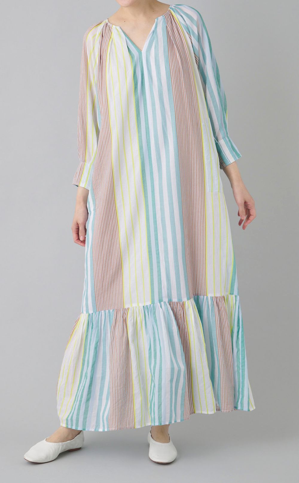 ストライプギャザーネックワンピース