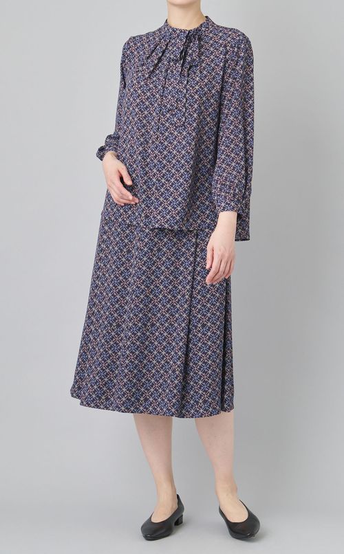 リバティプリントタックフレアスカート