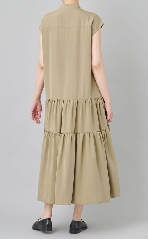 バンドカラーティアードワンピース