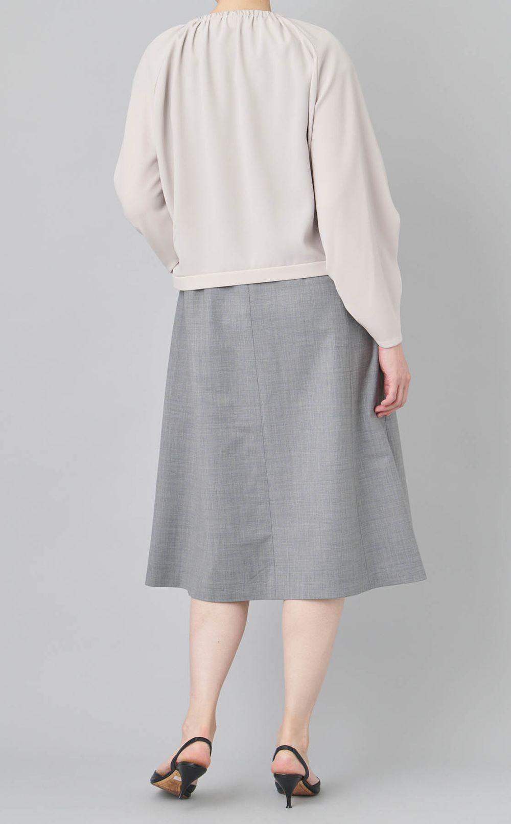 ギャザースリーブジップブルゾン