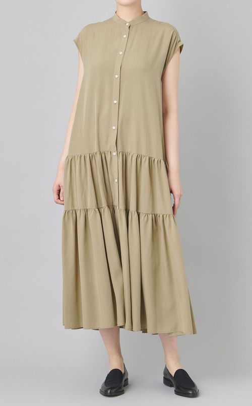 バンドカラーティアードワンピース