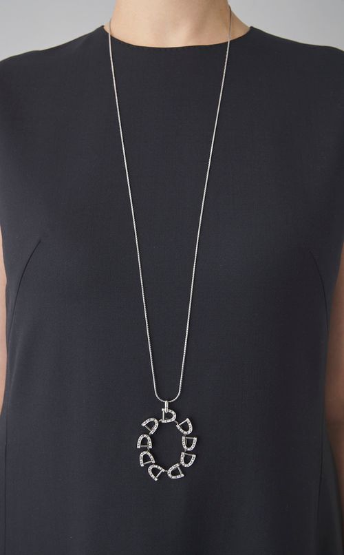 ホースシューパーツロングネックレス