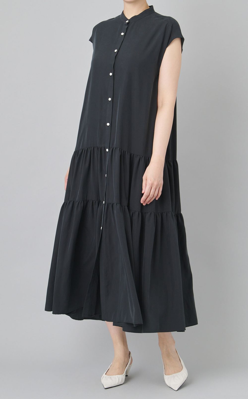 バンドカラーティアードワンピース