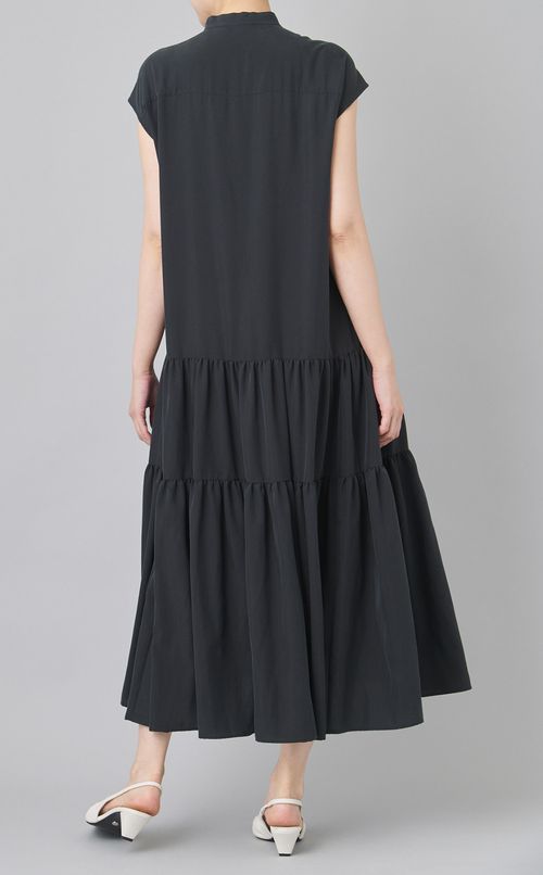 バンドカラーティアードワンピース