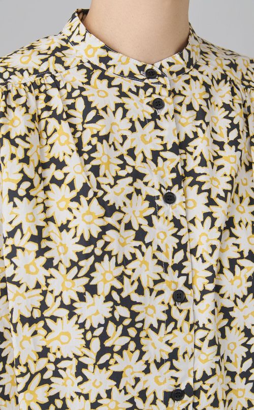 フラワーボリュームスリーブブラウス