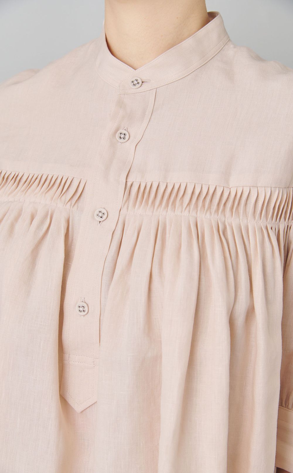 リネンギャザーハーフスリーブブラウス