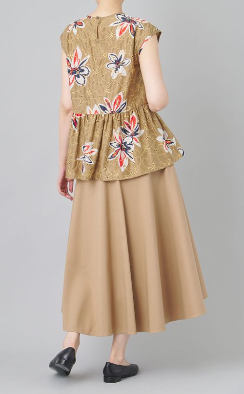 アイレットフラワープリントブラウス