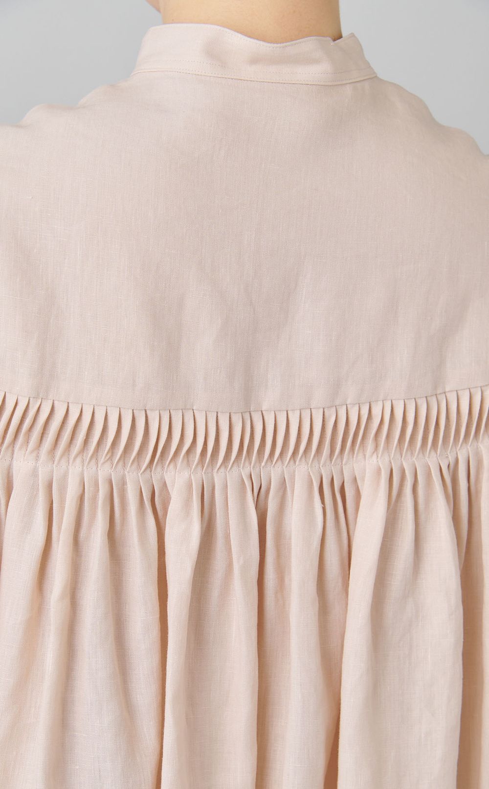 リネンギャザーハーフスリーブブラウス