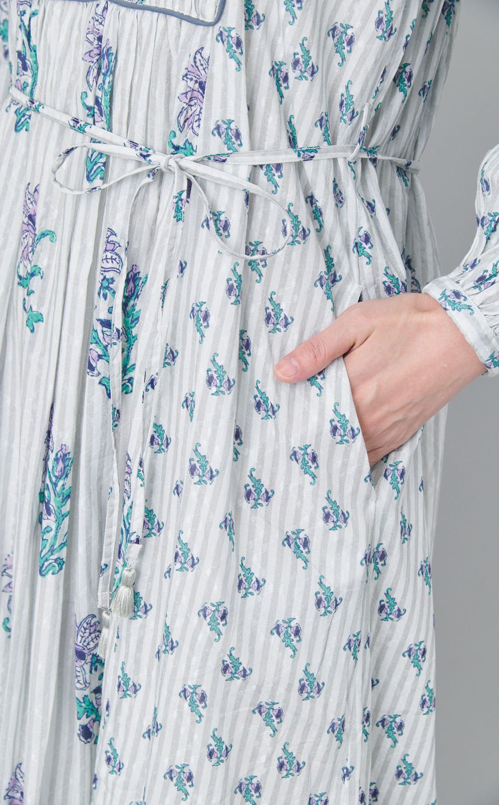 フラワープリントシャーリングドレス