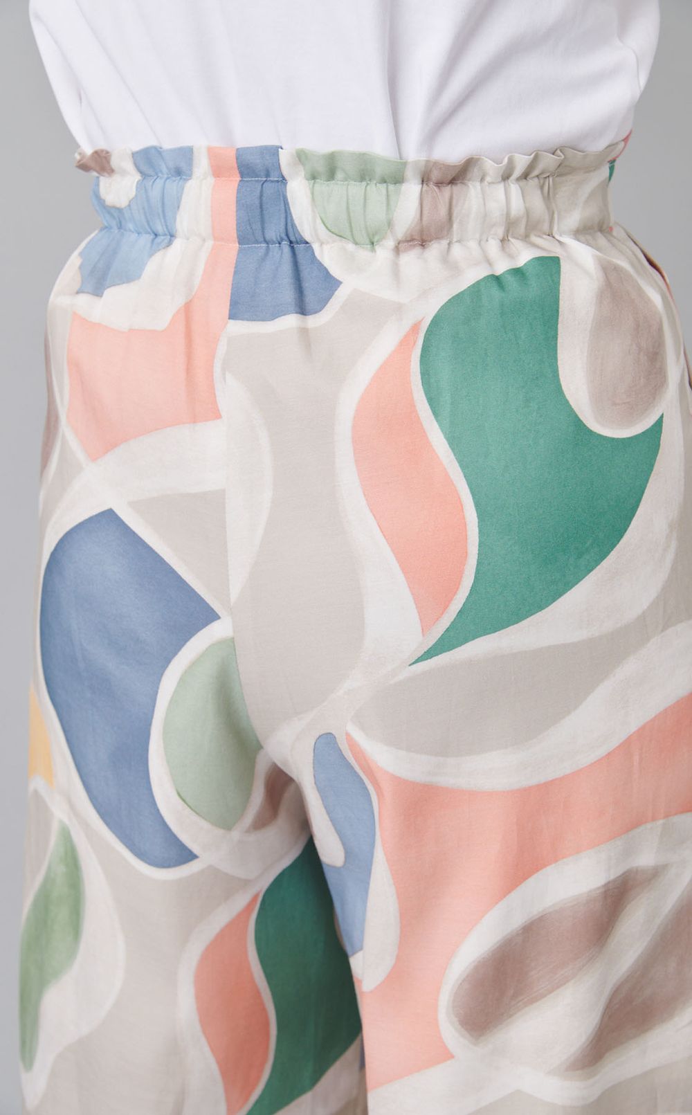 プリントタックセミワイドパンツ