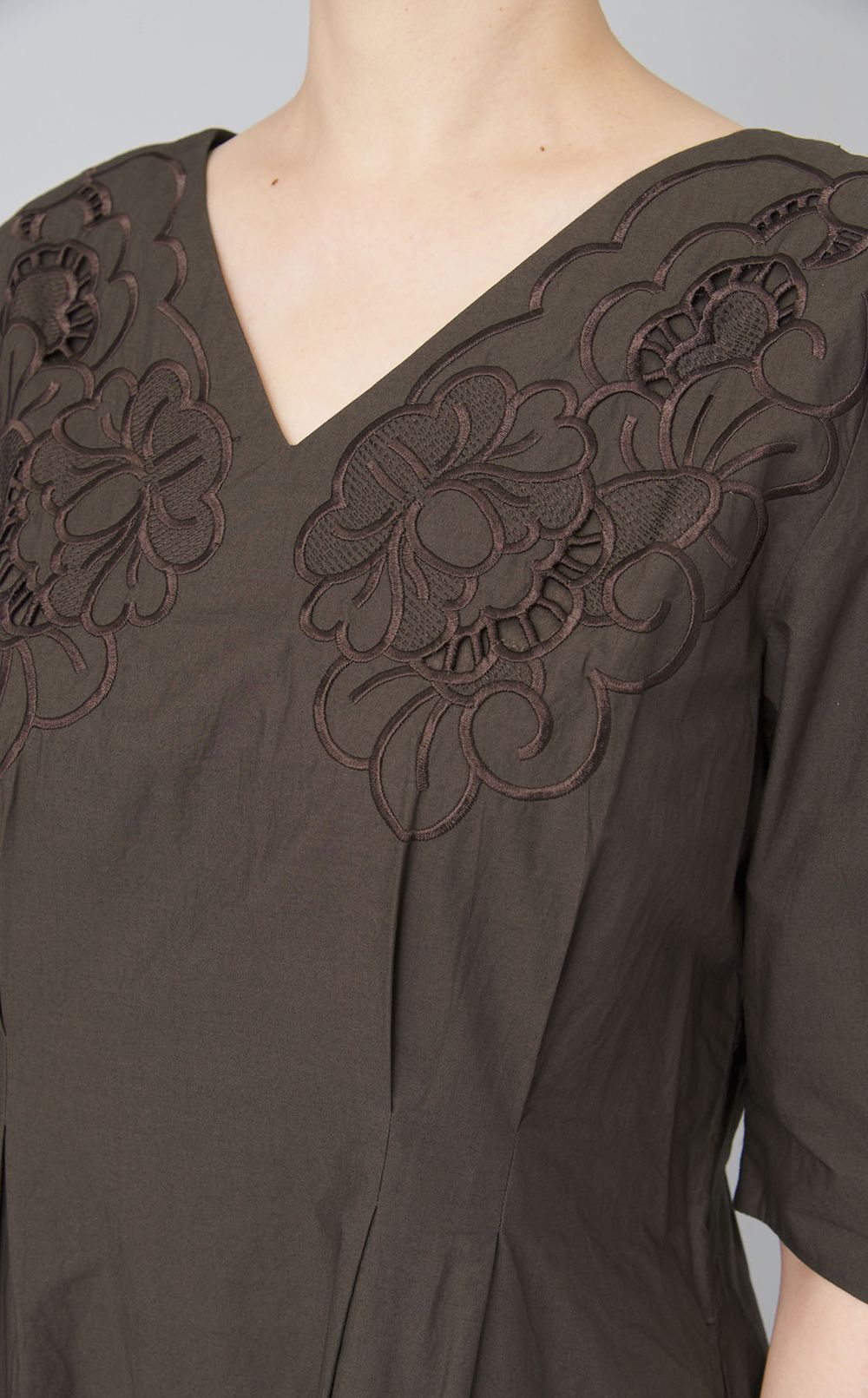 デイジーカットワークタックワンピース