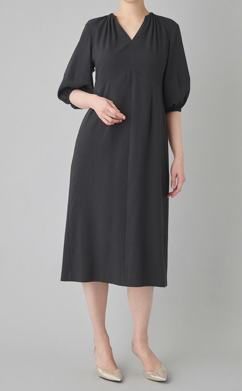 ギャザーVネックワンピース