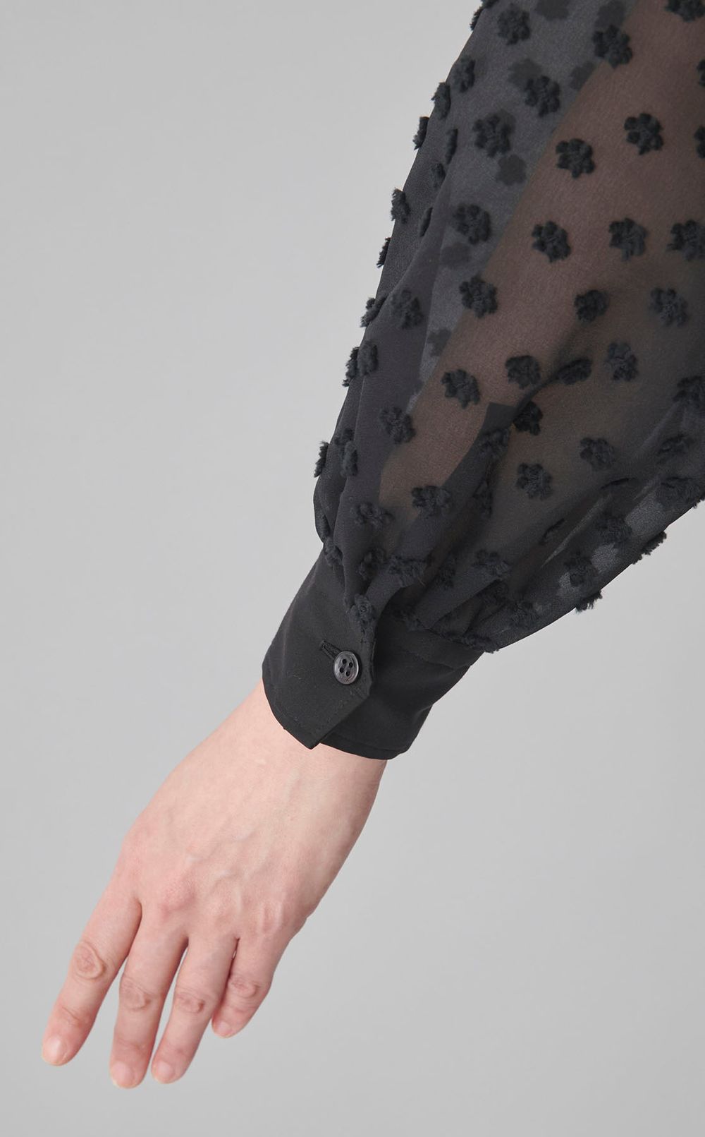 オーガンジータックブラウス