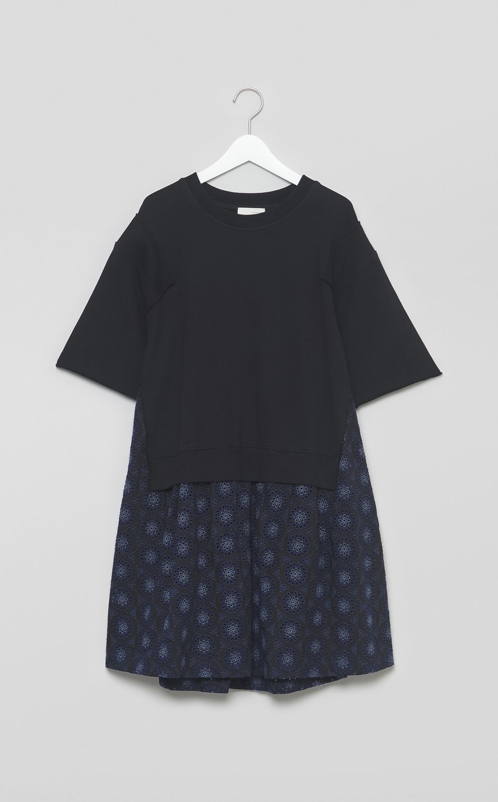 【reADdress】エンブロイダリープルオーバー