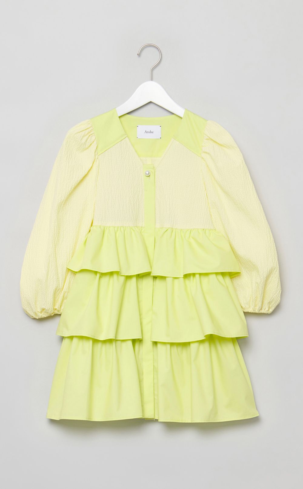 パフスリーブフリルブラウス