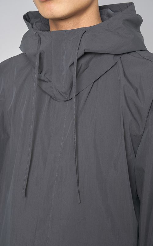 デタッチャブルフーディシャツ