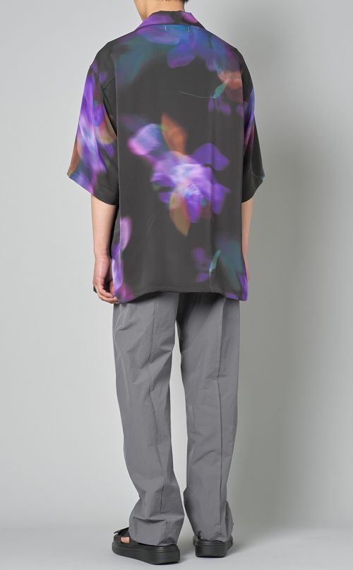 グラフィックハーフスリーブシャツ