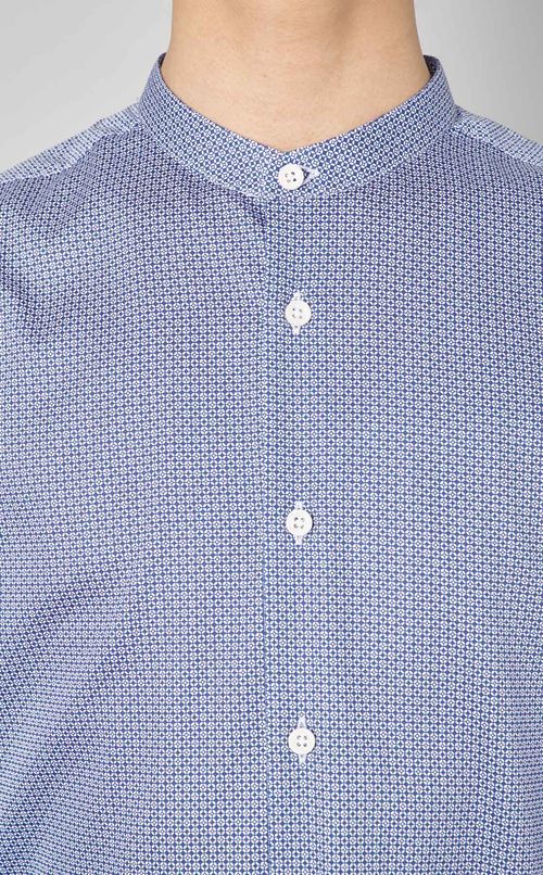 ブルーパターンシャツ