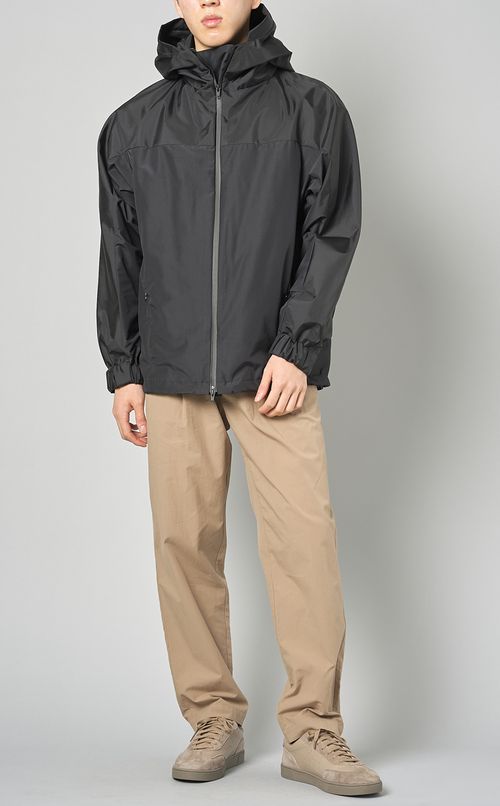 フーディナイロンブルゾン