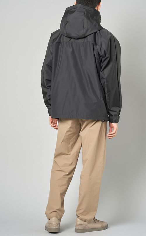 フーディナイロンブルゾン