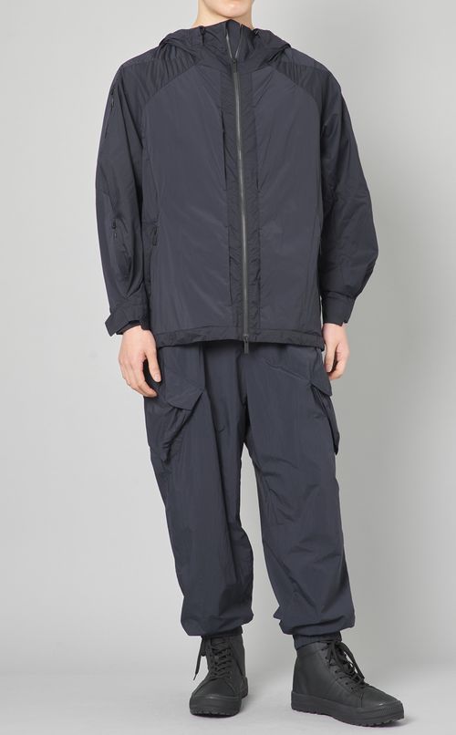 ナイロンマウンテンパーカー