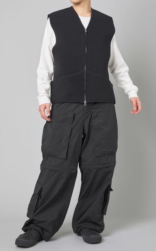 ライナーモチーフニットベスト