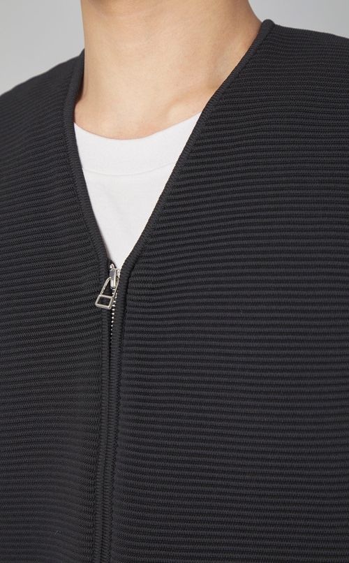 ライナーモチーフニットベスト