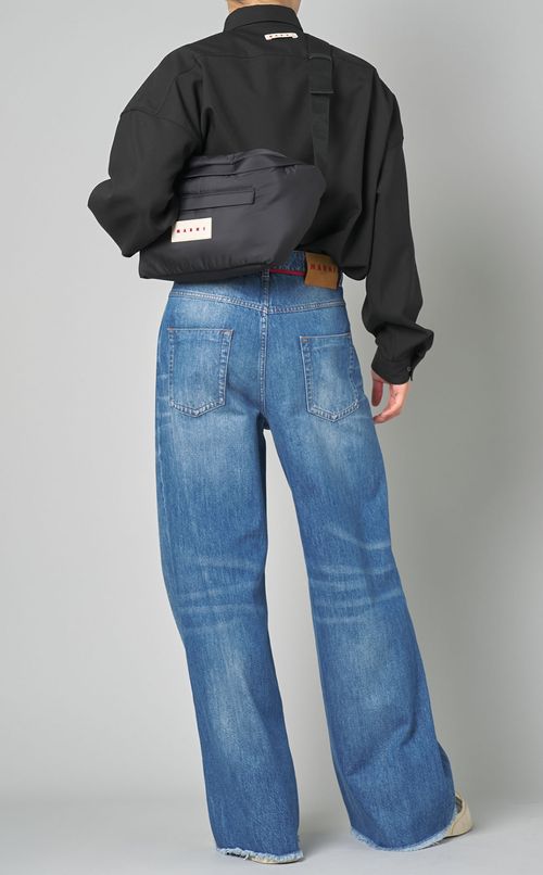 ナイロンクロスボディバッグ