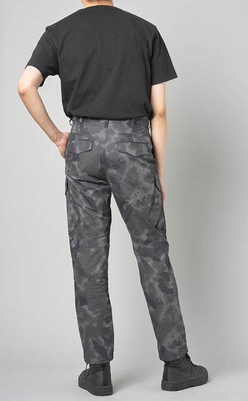 カモフラージュカーゴパンツ