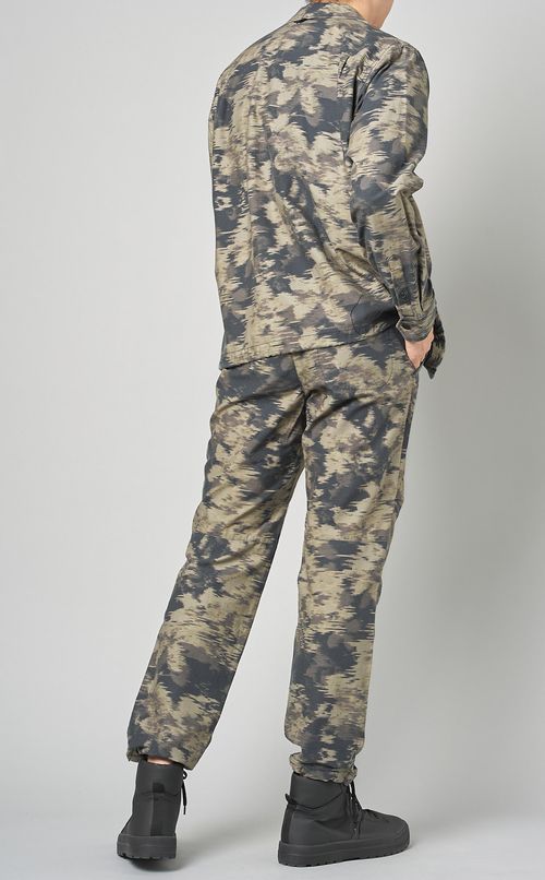 カモフラージュプリントシャツジャケット