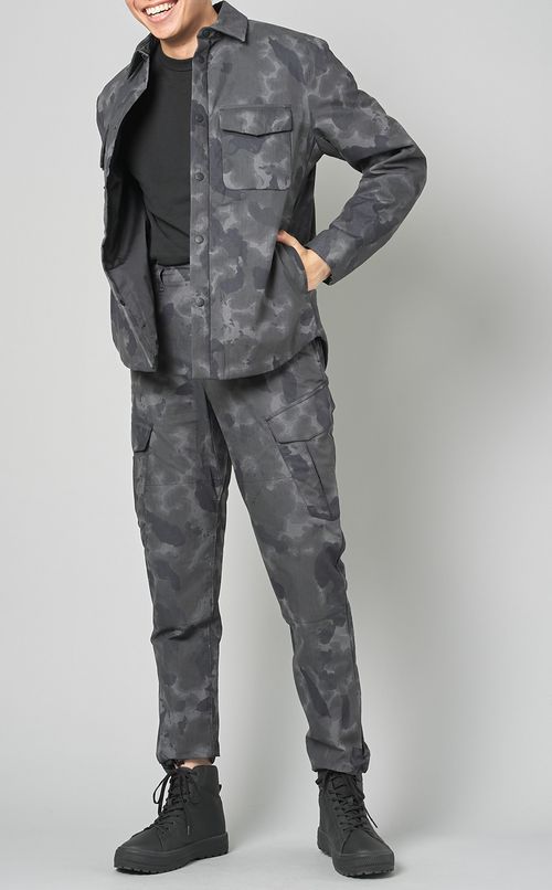 カモフラージュカーゴパンツ