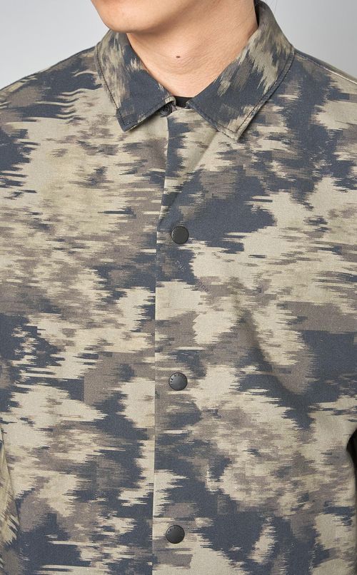 カモフラージュプリントシャツジャケット