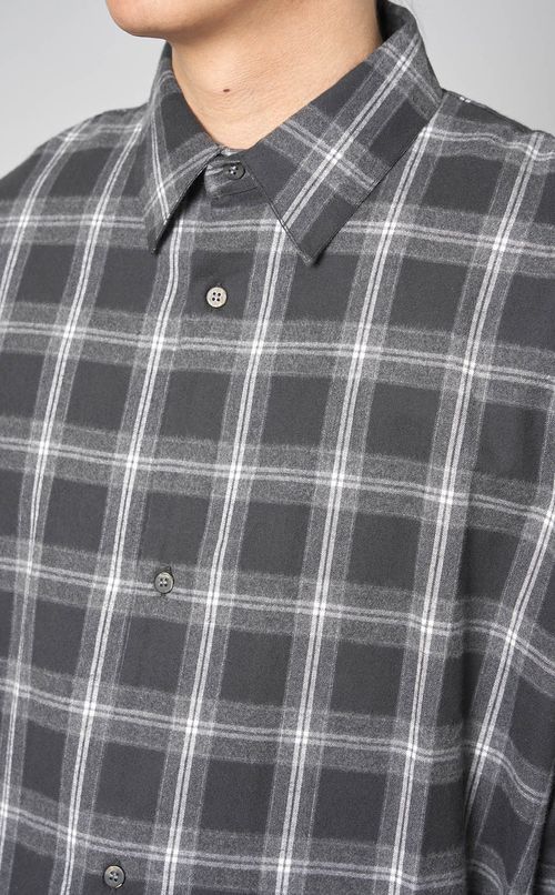 レギュラーカラーシャツ