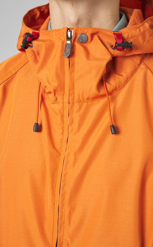 マウンテンウインドパーカー