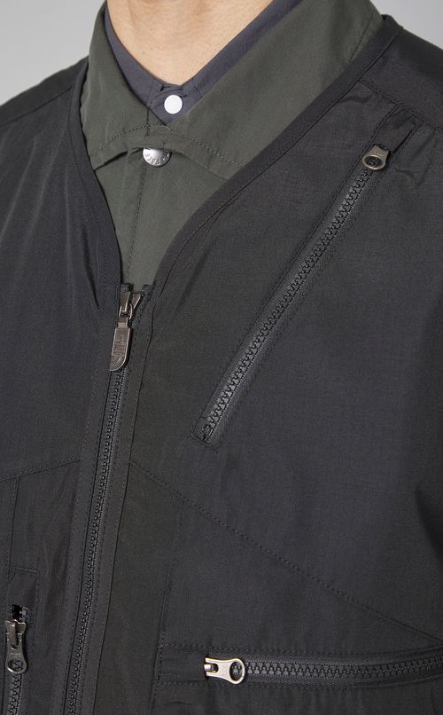 マウンテンウインドベスト