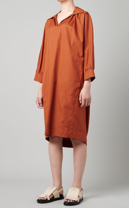 タックデザインオープンネックワンピース