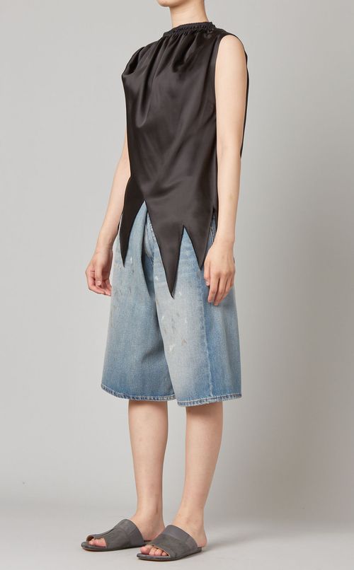 デザインヘムラインブラウス