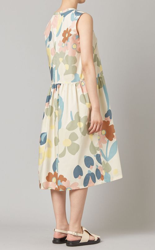 フラワープリントノースリーブワンピース