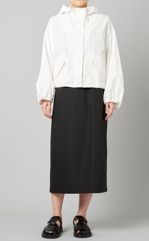 ショート丈フーディジャケット