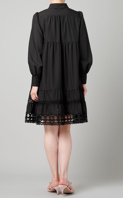 カットワークレースワンピース