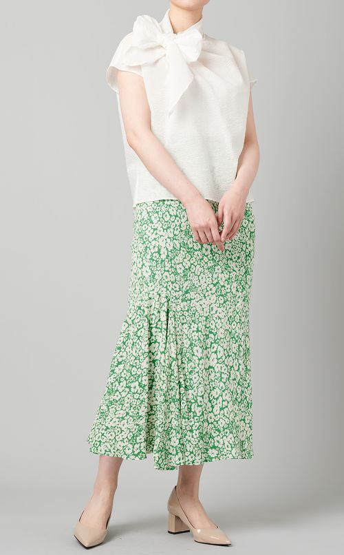 ボウタイブラウス