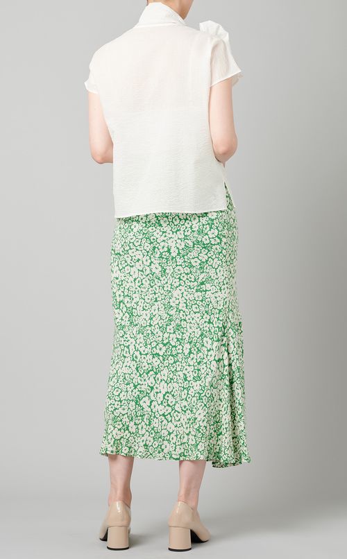 ボウタイブラウス