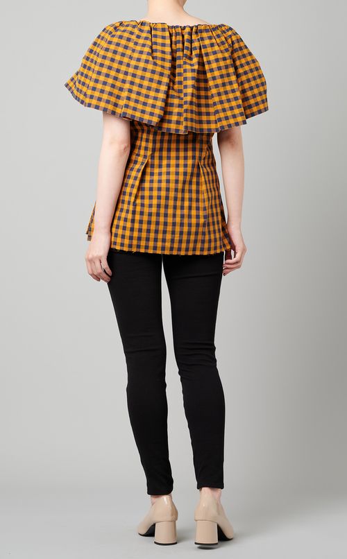 ラッフルスリムブラウス